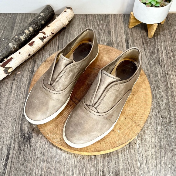 *FRYE | Mindy Slip-On Leather Sneaker Shoes in Tan Brown Size 9.5 - Picture 5 of 16